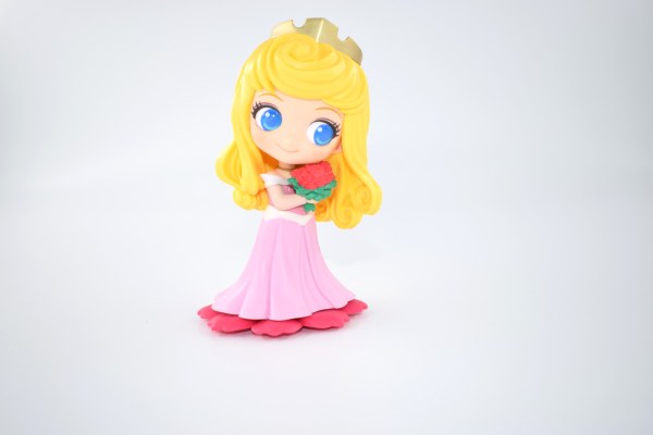 AURORA IN EINEM KLEID – DISNEY Q CHEEKS