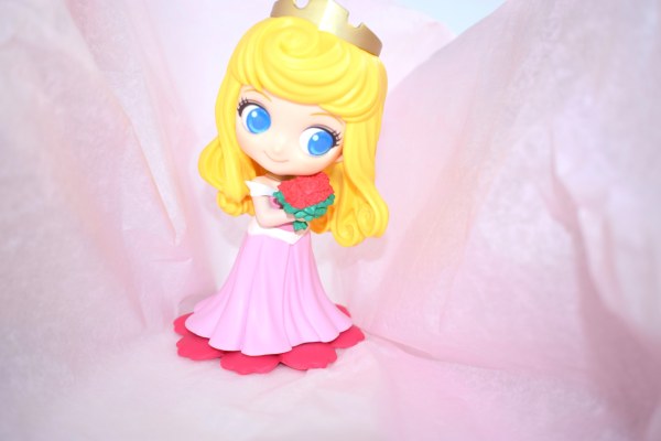 AURORA IN EINEM KLEID – DISNEY Q CHEEKS