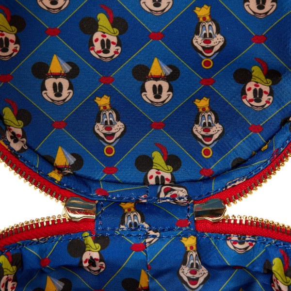 MICKEY & MINNIE BRAVE LITTLE TAILORS KARUSELL-UMHÄNGERTASCHE – DISNEY LOUNGEFLY