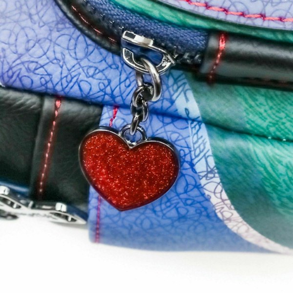 MINI-RUCKSACK CASTLE QUEEN OF HEARTS – DISNEY LOUNGEFLY