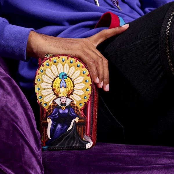 BRIEFTASCHE DIE BÖSE KÖNIGIN AUF IHREM THRON – DISNEY LOUNGEFLY