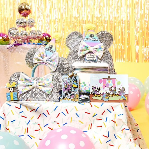 MICKEY MOUSE & FRIENDS BRIEFTASCHE ZUM GEBURTSTAG – DISNEY LOUNGEFLY