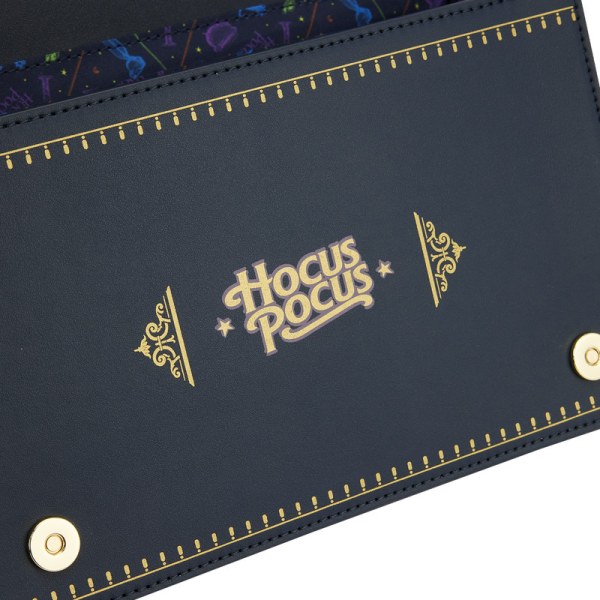 HOCUS POCUS BUCH UMHÄNGETASCHE – DISNEY LOUNGEFLY
