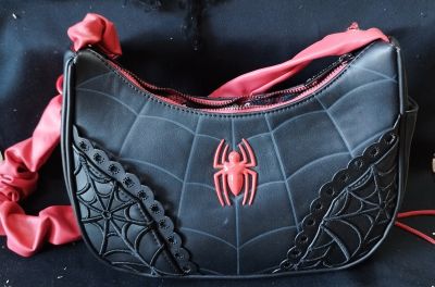 Spider Web Umhängetasche - Marvel Loungefly Spider-Man